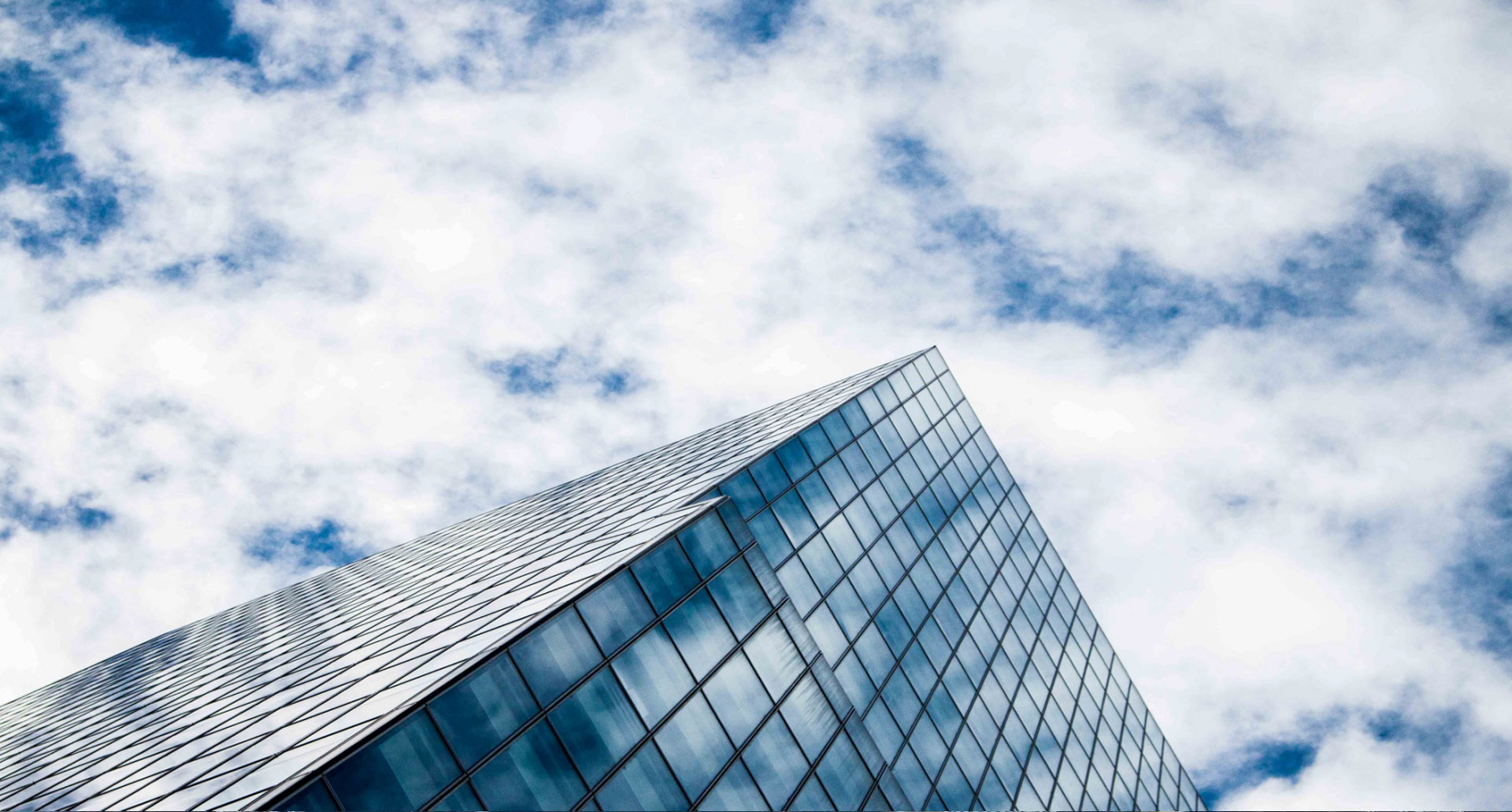 至诚至信、唯专唯精